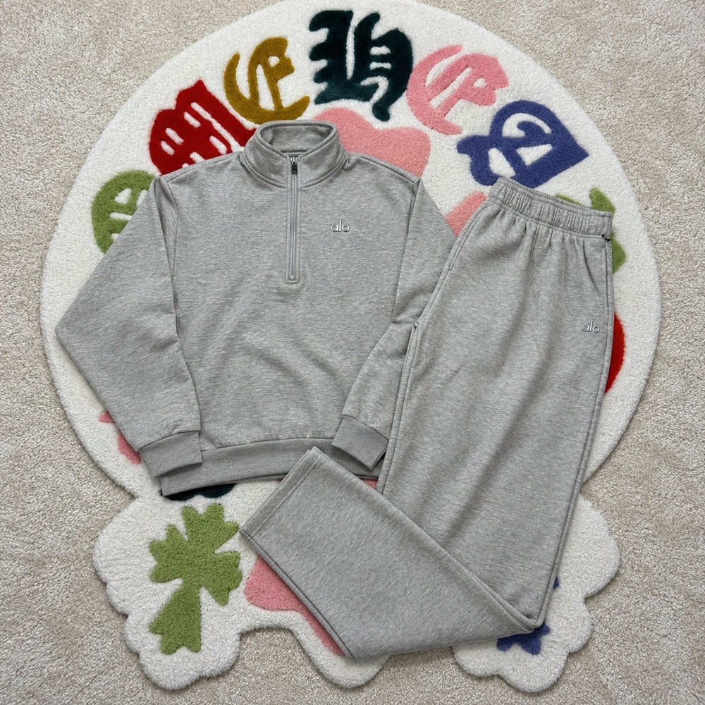 Alo Yoga Accolade Quarter Zip Sweatshirt & Wide Leg Sweatpants Set Grey Medium